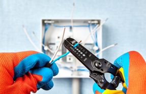 The,Use,Of,The,Stripper,Cutter,Tool,To,Strip,The