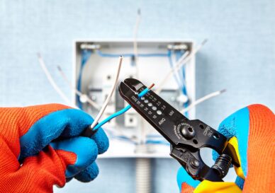 The,Use,Of,The,Stripper,Cutter,Tool,To,Strip,The